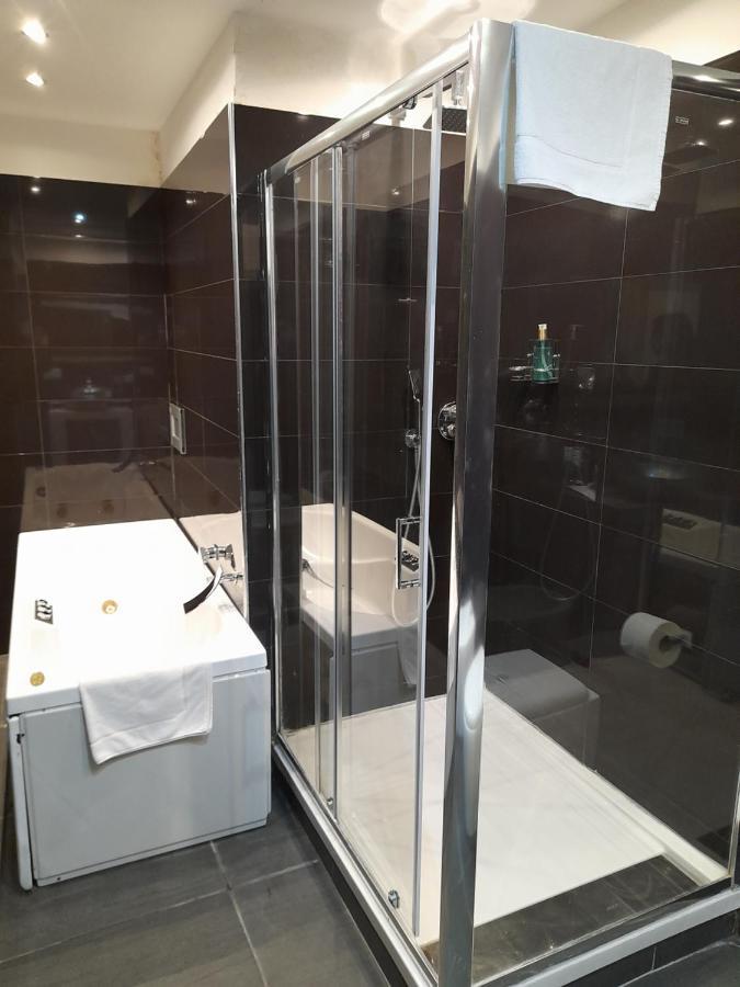 Mayfair Lifestyle Suites By Babylon Stay Napoli Eksteriør bilde