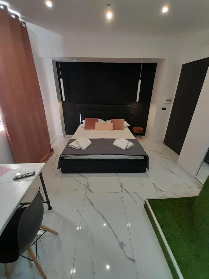 Mayfair Lifestyle Suites By Babylon Stay Napoli Eksteriør bilde